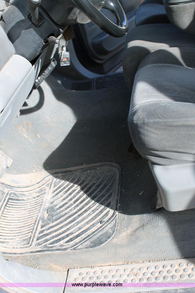 image for item C3739 2002 Ford F250 Super Duty Crew Cab pickup truck