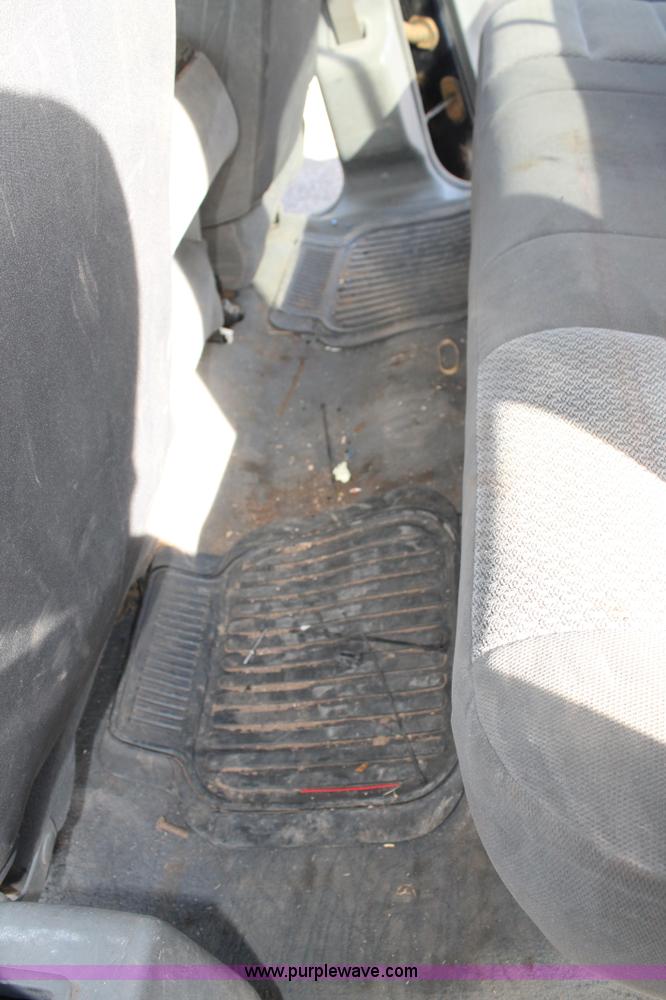 image for item C3739 2002 Ford F250 Super Duty Crew Cab pickup truck