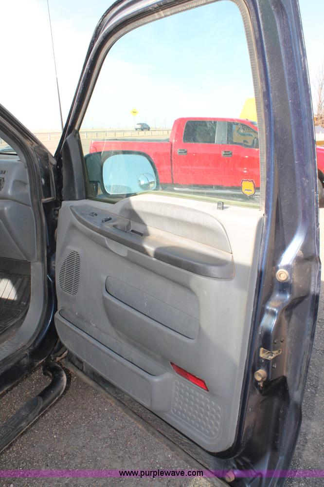 image for item C3739 2002 Ford F250 Super Duty Crew Cab pickup truck