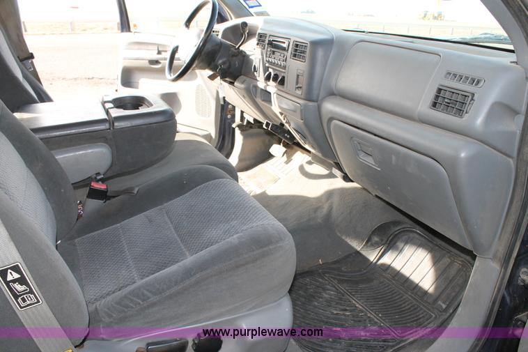 image for item C3739 2002 Ford F250 Super Duty Crew Cab pickup truck