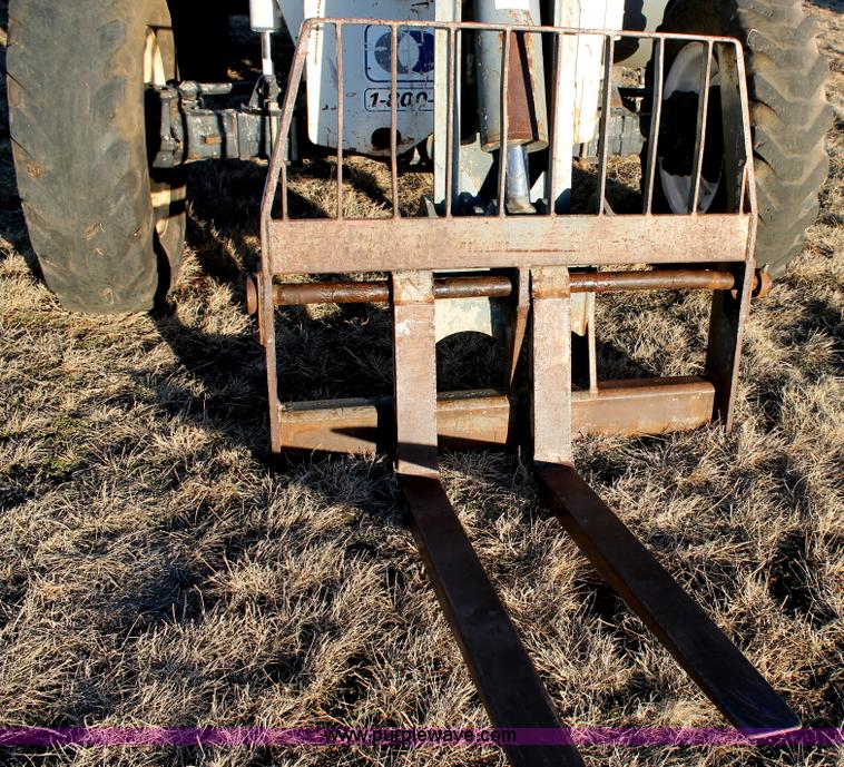 image for item C3746 2004 Terex TH644C telehandler