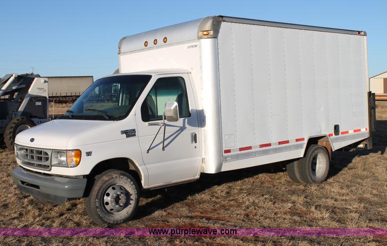 image for item C3747 2001 Ford Econoline E450 box truck