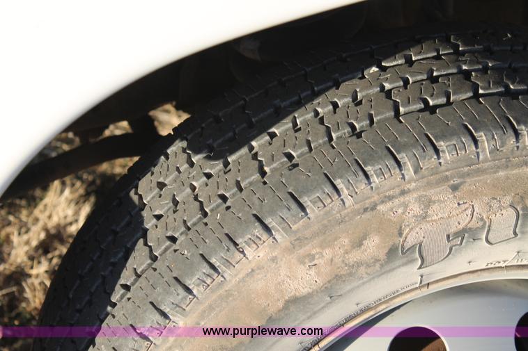 image for item C3747 2001 Ford Econoline E450 box truck