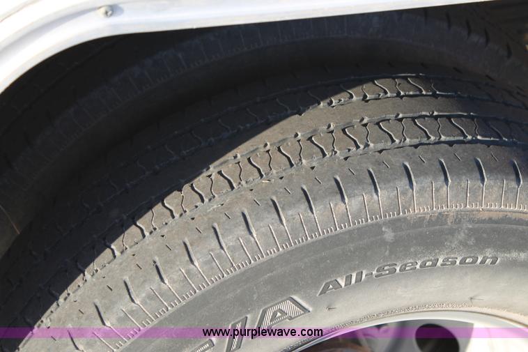 image for item C3747 2001 Ford Econoline E450 box truck