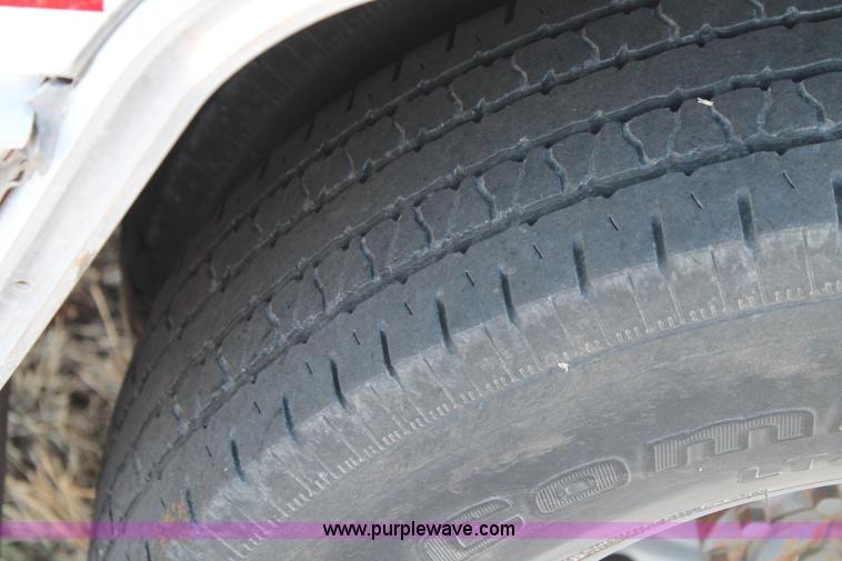 image for item C3747 2001 Ford Econoline E450 box truck