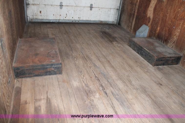 image for item C3747 2001 Ford Econoline E450 box truck