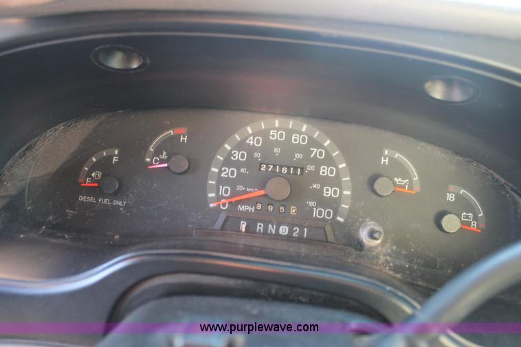 image for item C3747 2001 Ford Econoline E450 box truck