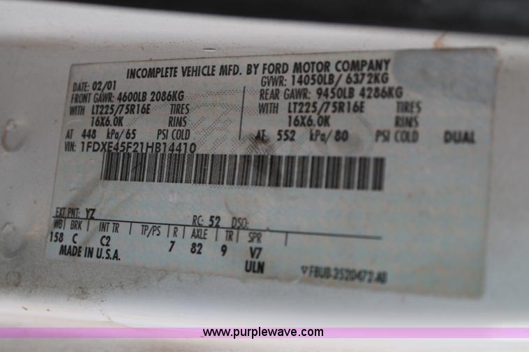 image for item C3747 2001 Ford Econoline E450 box truck