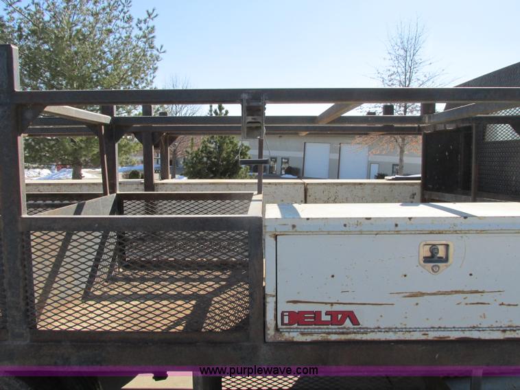 image for item F4837 1991 International 4600LP flatbed truck