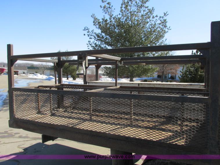 image for item F4837 1991 International 4600LP flatbed truck