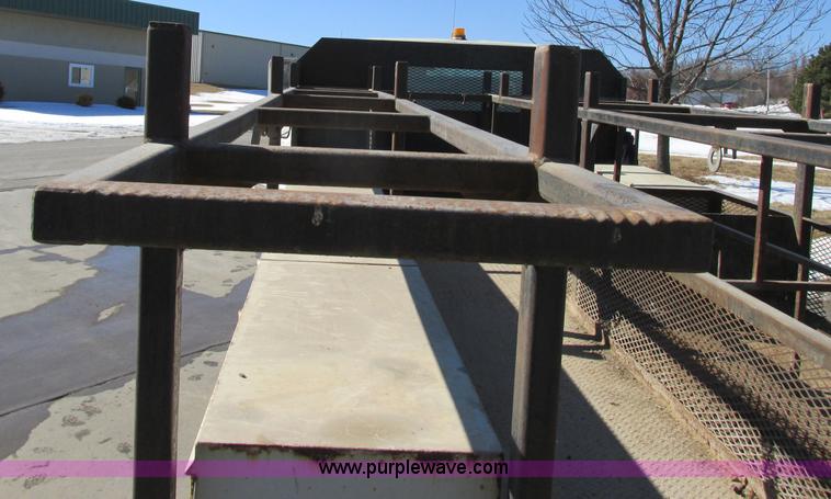 image for item F4837 1991 International 4600LP flatbed truck