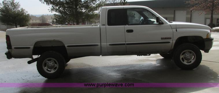 image for item F4838 2001 Dodge Ram 2500 Laramie SLT Quad Cab pickup truck