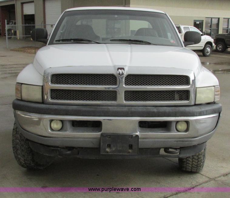 image for item F4838 2001 Dodge Ram 2500 Laramie SLT Quad Cab pickup truck