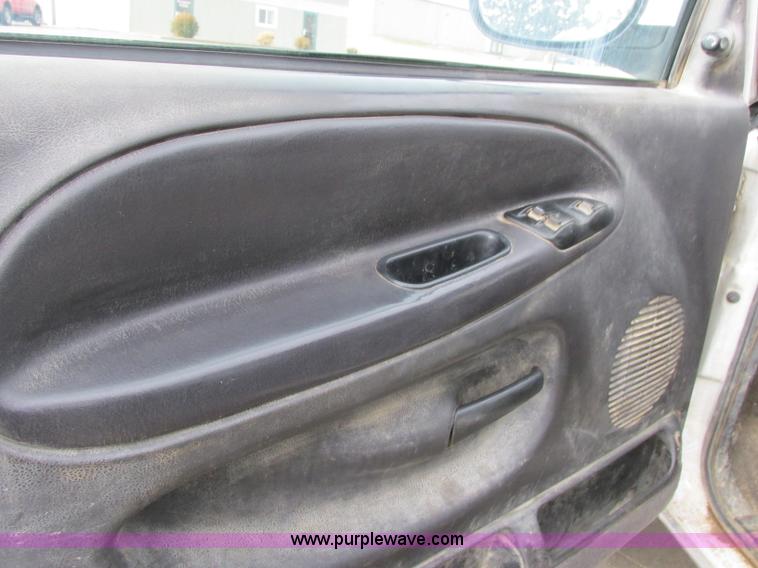 image for item F4838 2001 Dodge Ram 2500 Laramie SLT Quad Cab pickup truck