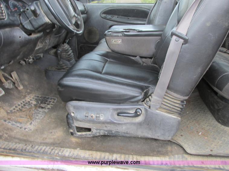 image for item F4838 2001 Dodge Ram 2500 Laramie SLT Quad Cab pickup truck