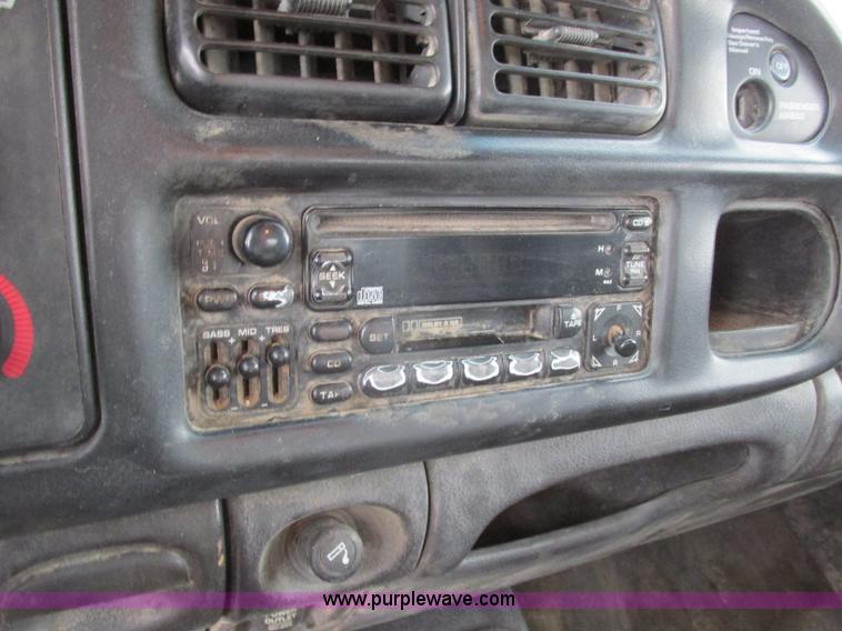 image for item F4838 2001 Dodge Ram 2500 Laramie SLT Quad Cab pickup truck