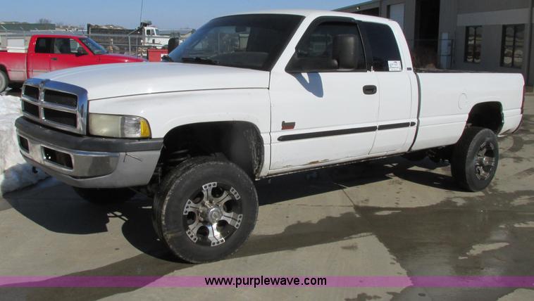 image for item F4839 2000 Dodge Ram 2500 Laramie SLT Quad Cab pickup truck