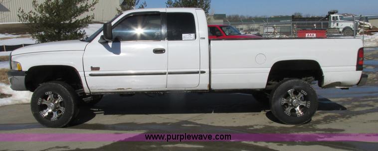 image for item F4839 2000 Dodge Ram 2500 Laramie SLT Quad Cab pickup truck