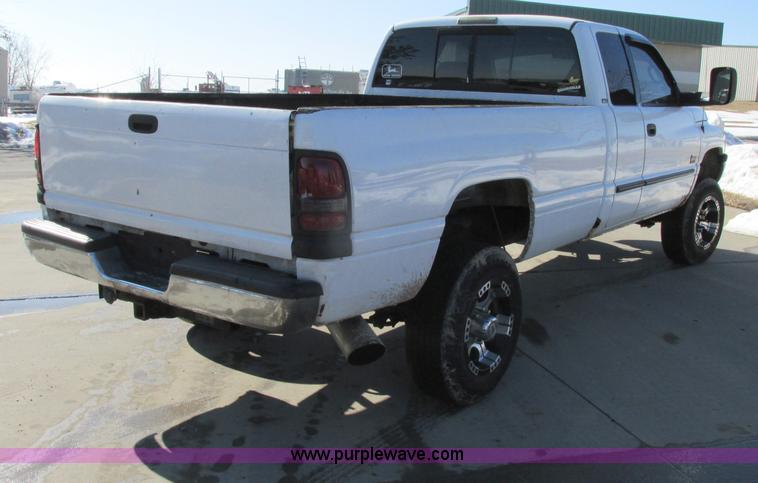 image for item F4839 2000 Dodge Ram 2500 Laramie SLT Quad Cab pickup truck