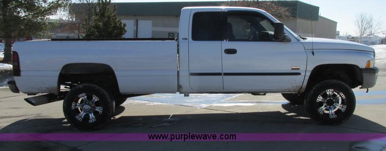 image for item F4839 2000 Dodge Ram 2500 Laramie SLT Quad Cab pickup truck