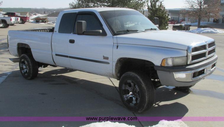 image for item F4839 2000 Dodge Ram 2500 Laramie SLT Quad Cab pickup truck