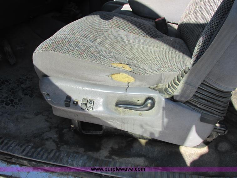 image for item F4839 2000 Dodge Ram 2500 Laramie SLT Quad Cab pickup truck