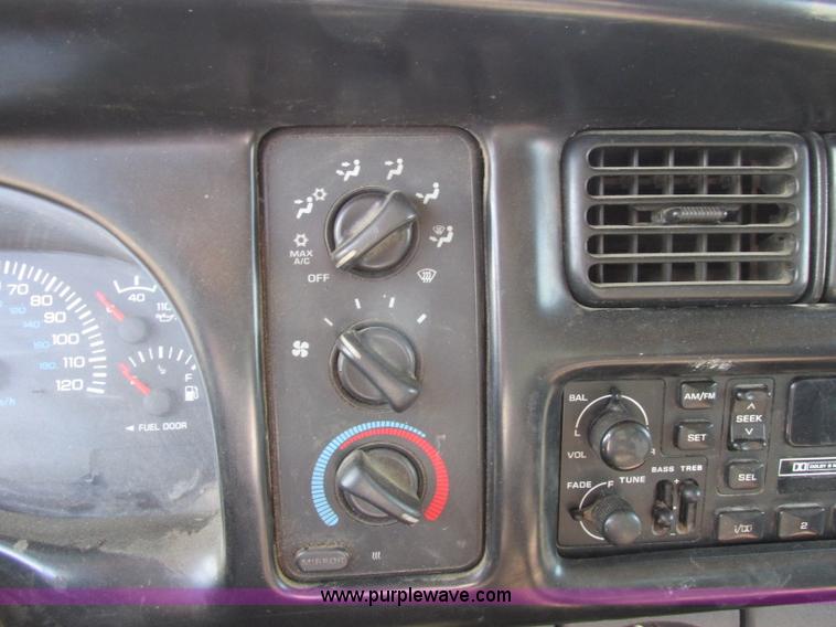 image for item F4839 2000 Dodge Ram 2500 Laramie SLT Quad Cab pickup truck