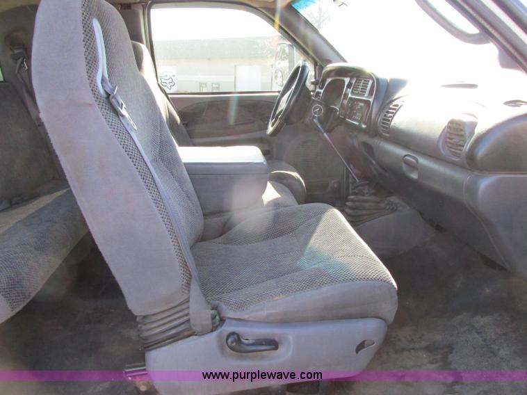 image for item F4839 2000 Dodge Ram 2500 Laramie SLT Quad Cab pickup truck