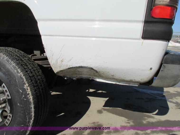 image for item F4839 2000 Dodge Ram 2500 Laramie SLT Quad Cab pickup truck