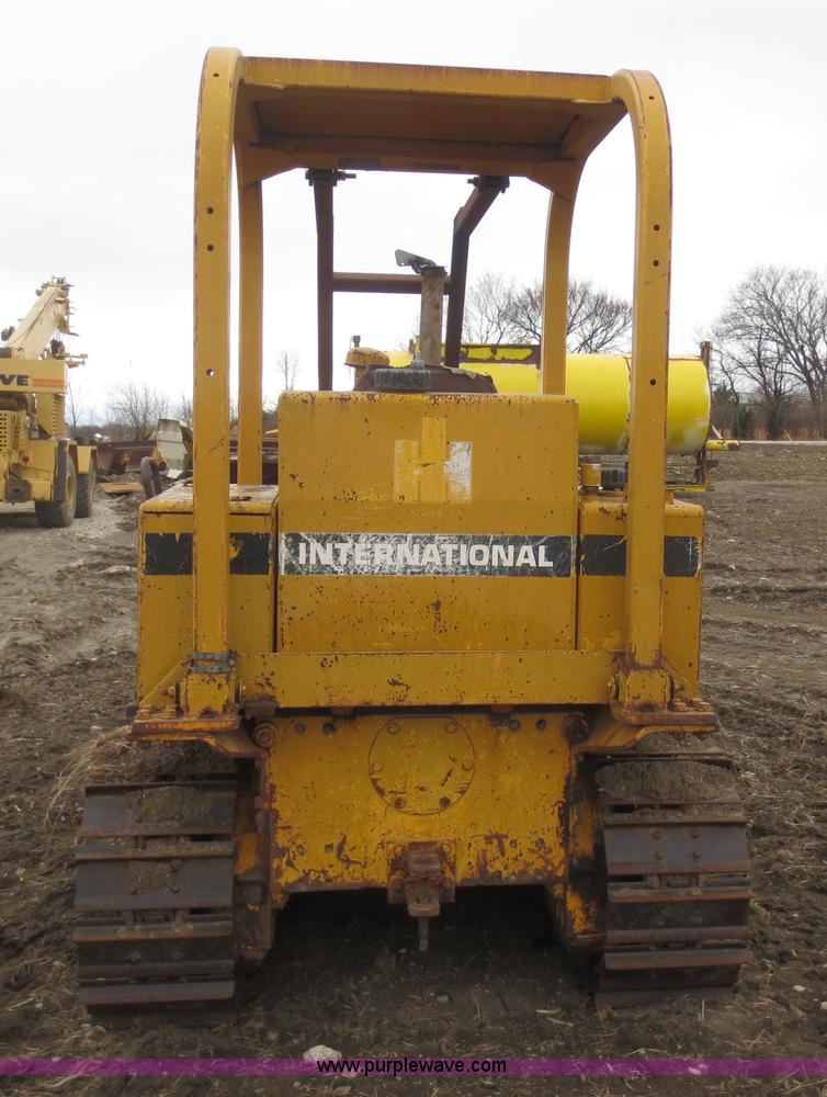 image for item F6770 1975 International TD7E dozer