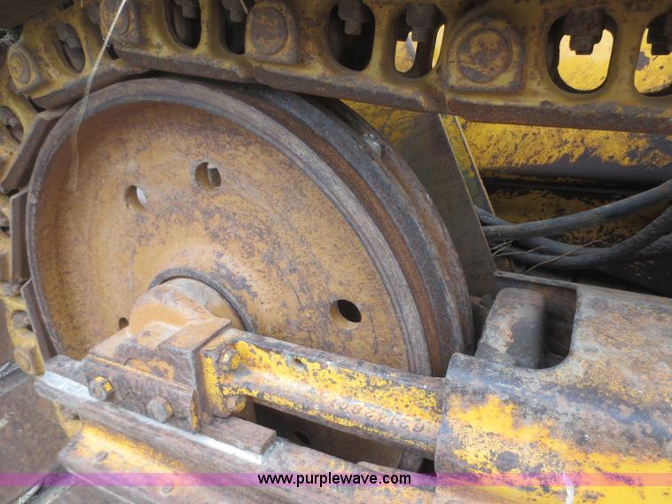 image for item F6770 1975 International TD7E dozer