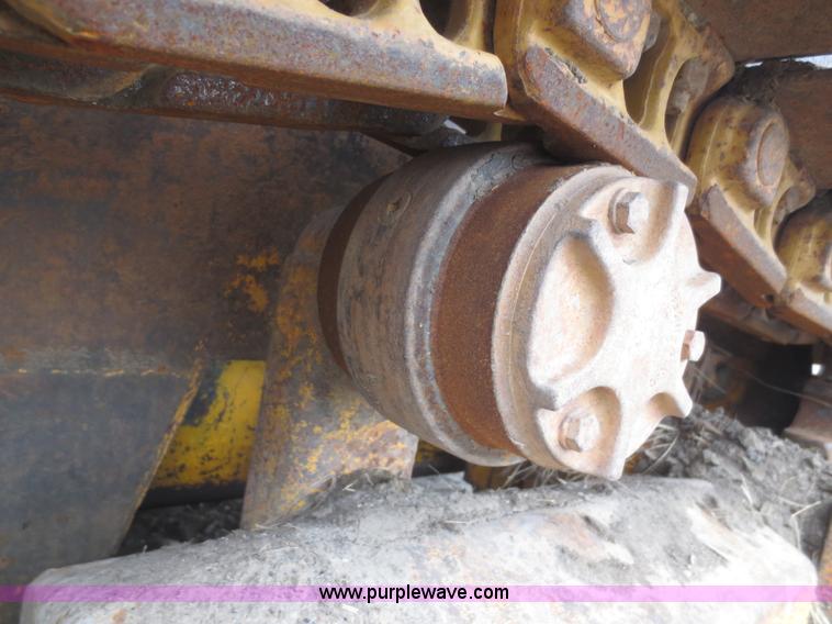 image for item F6770 1975 International TD7E dozer