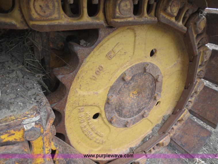 image for item F6770 1975 International TD7E dozer