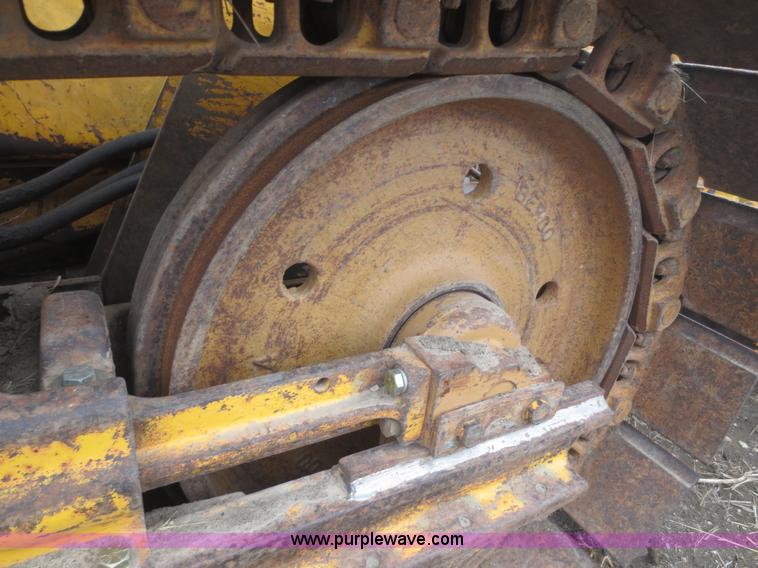 image for item F6770 1975 International TD7E dozer