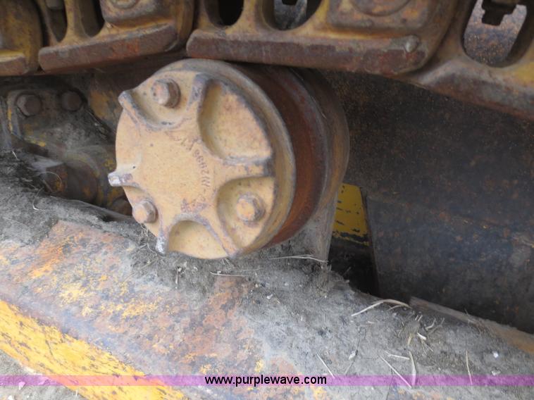 image for item F6770 1975 International TD7E dozer