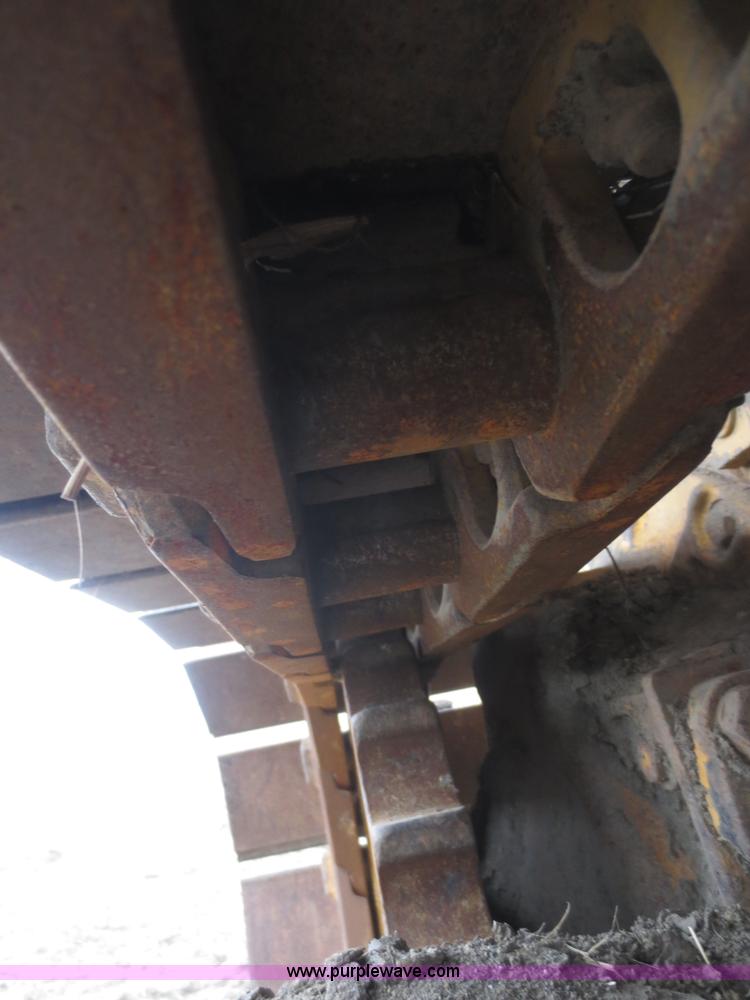 image for item F6770 1975 International TD7E dozer