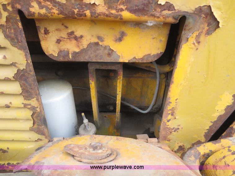 image for item F6770 1975 International TD7E dozer