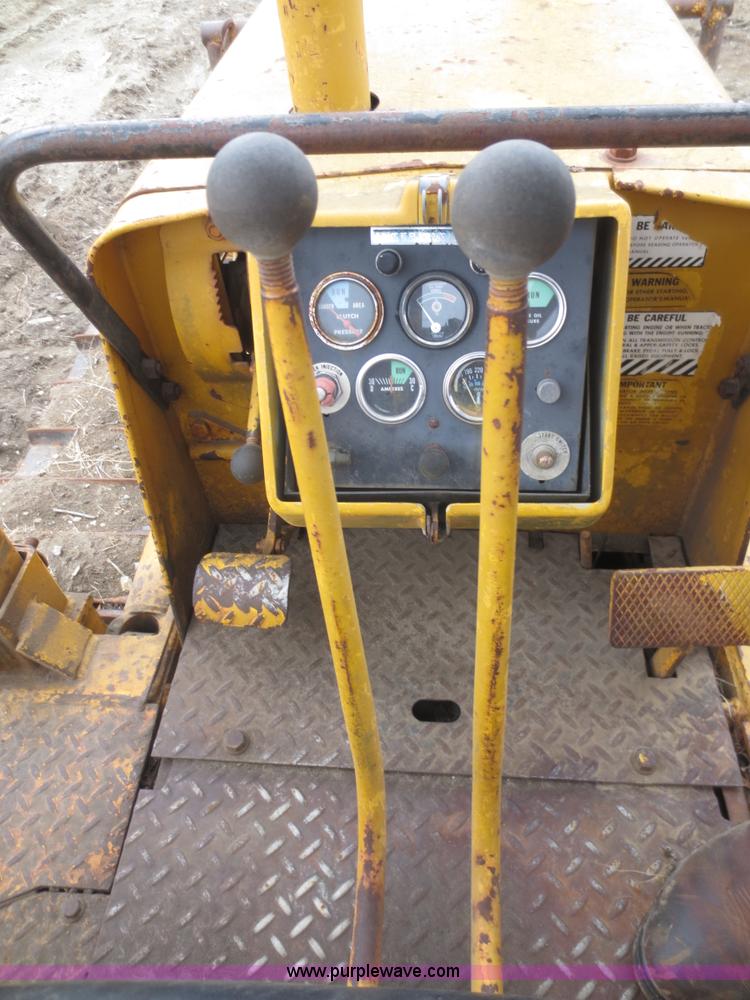 image for item F6770 1975 International TD7E dozer