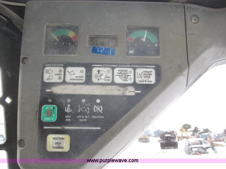 image for item F7236 2000 Bobcat 873G skid steer