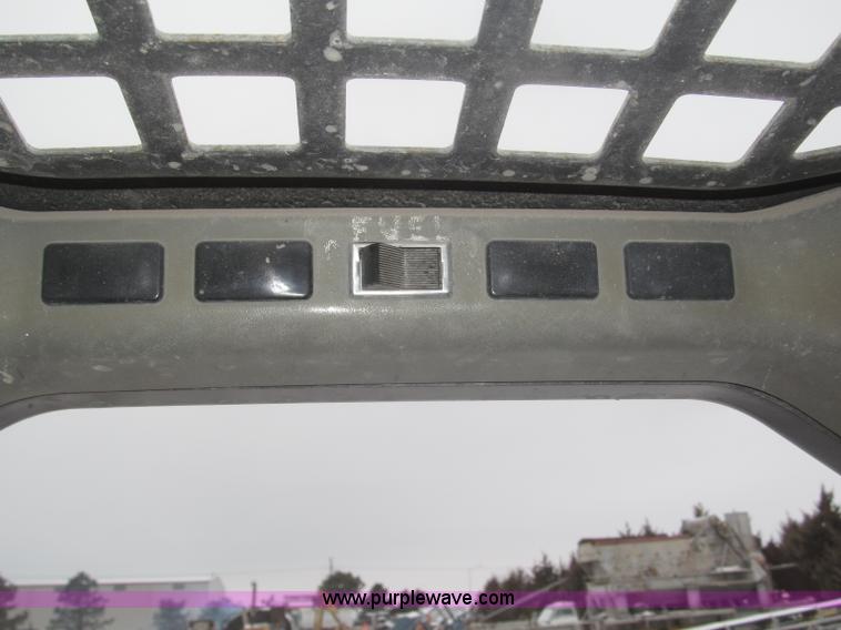 image for item F7236 2000 Bobcat 873G skid steer