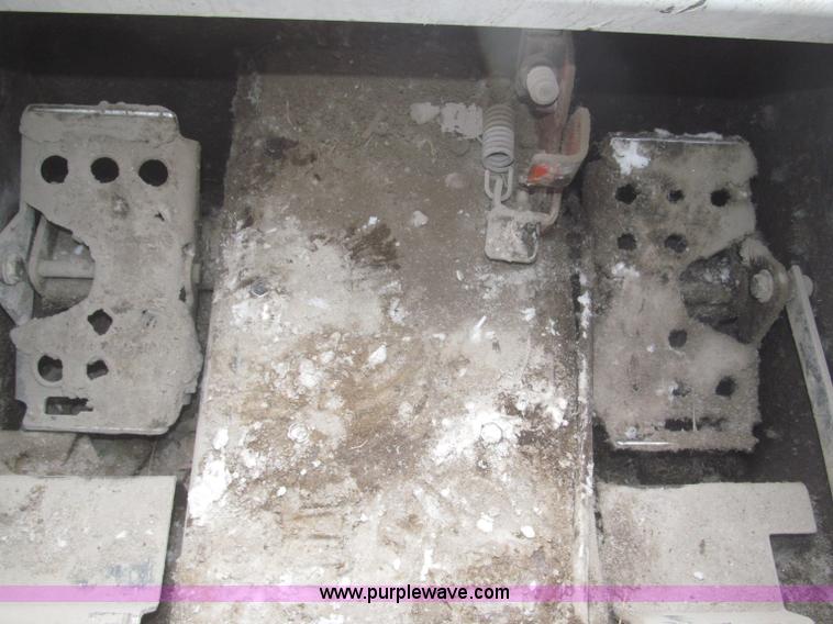 image for item F7236 2000 Bobcat 873G skid steer