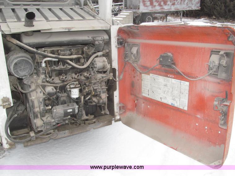 image for item F7236 2000 Bobcat 873G skid steer