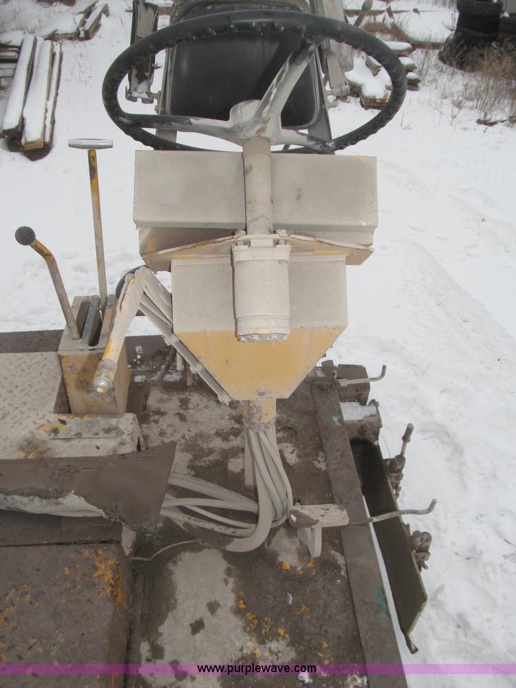 image for item F7237 1978 Blaw-Knox PF115 paver