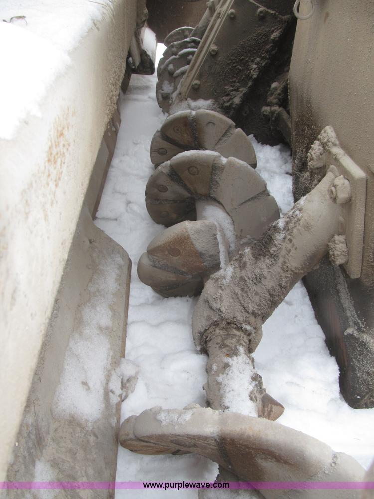 image for item F7237 1978 Blaw-Knox PF115 paver