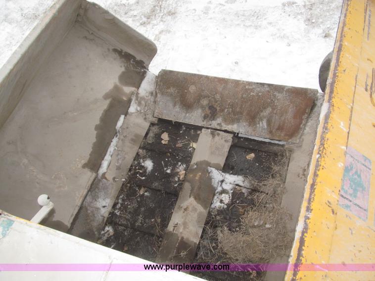 image for item F7237 1978 Blaw-Knox PF115 paver