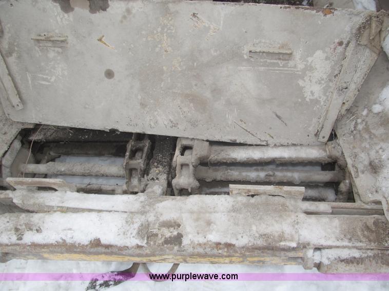 image for item F7237 1978 Blaw-Knox PF115 paver