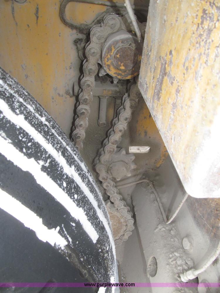 image for item F7237 1978 Blaw-Knox PF115 paver