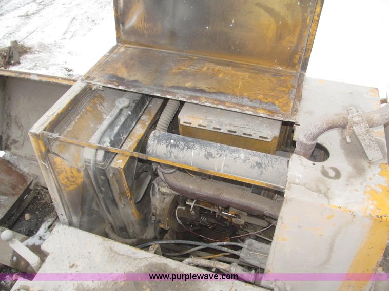 image for item F7237 1978 Blaw-Knox PF115 paver