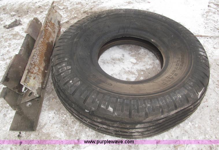 image for item F7237 1978 Blaw-Knox PF115 paver