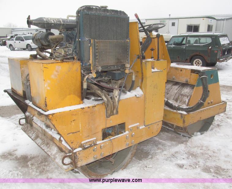 image for item F7238 Rosco X-259 RO articulating smooth double drum roller